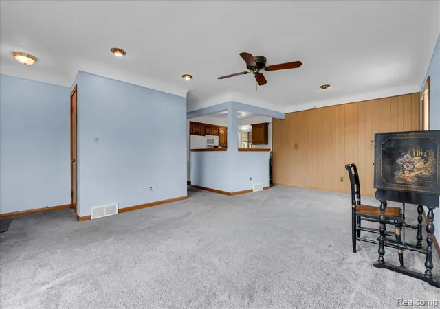 image of 1952 Lakeview St, Trenton, MI 48183 | MLS# 61022178