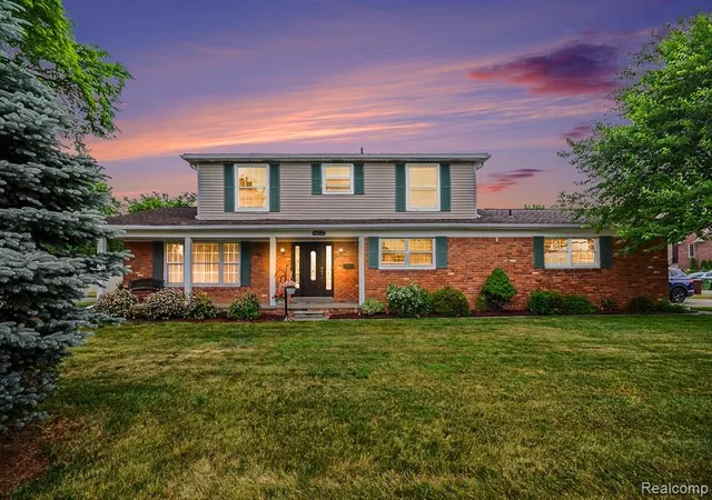 Homes for sale in Utica, MI | 6653 Flintlock Rdg, Utica, MI 48317 | MLS# 61001920
