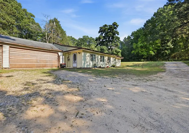 Photo 3 of Sale Pending at 13659 Krauskopf Rd, Sparta, MI 49345 | MLS# 70550611 | Listing updated on 2026-09-09