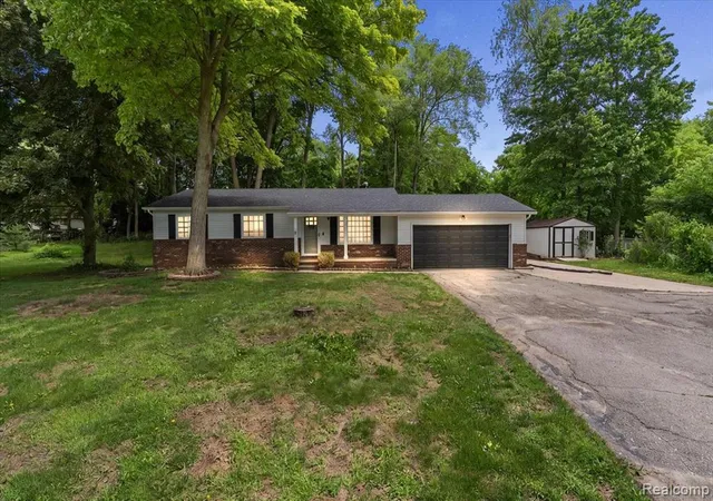 Homes for sale in Whitmore Lake, MI | 11387 Mart Rd, Whitmore Lake, MI 48189 | MLS# 61002427