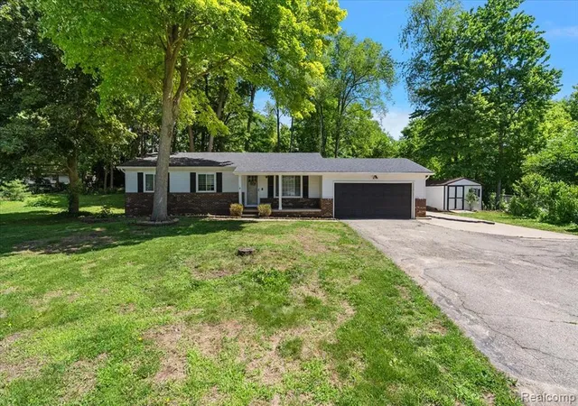 Homes for sale in Whitmore Lake, MI | 11387 Mart Rd, Whitmore Lake, MI 48189 | MLS# 61002427