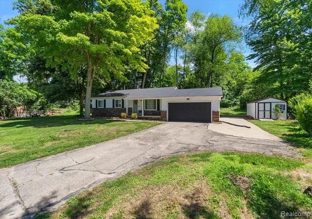 Homes for sale in Whitmore Lake, MI | 11387 Mart Rd, Whitmore Lake, MI 48189 | MLS# 61002427