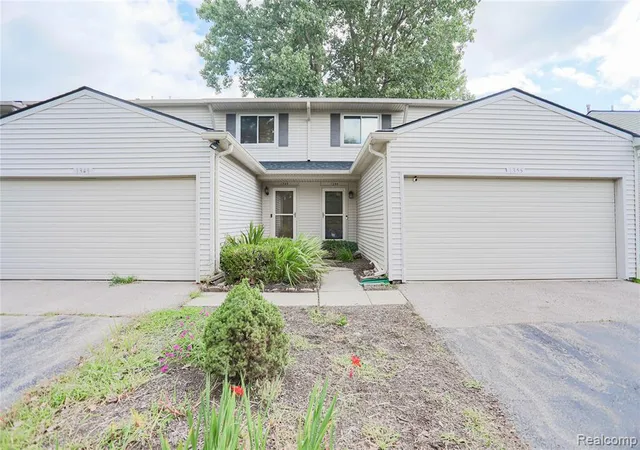 Photo 3 of Condo for sale at 1355 Lochaven Rd, Waterford, MI 48327 4250 | MLS# 61025326 | Listing updated on 2026-10-05