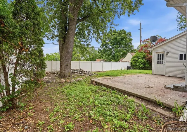 Photo 35 of Single family home for sale at 75 Preston Ave, Waterford, MI 48328 | MLS# 61017648 | Listing updated on 2026-08-15