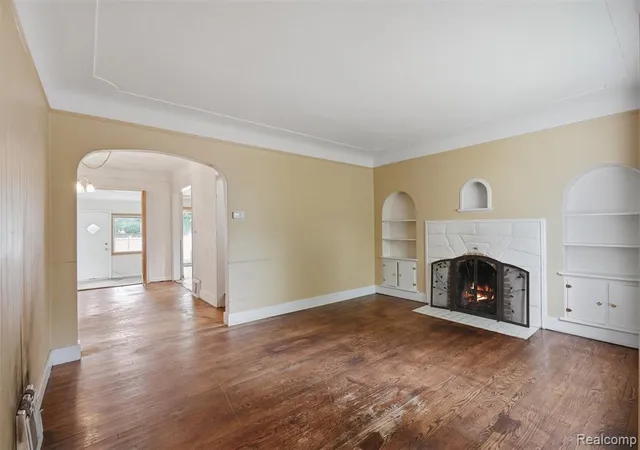 Photo 4 of Single family home for sale at 75 Preston Ave, Waterford, MI 48328 | MLS# 61017648 | Listing updated on 2026-08-15