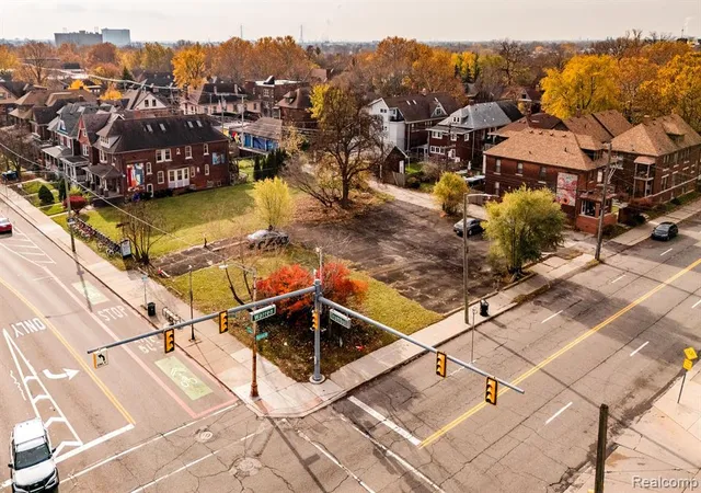 Photo 3 of Sale Pending at 4867 Trumbull St, Detroit, MI 48208 | MLS# 60356910 | Listing updated on 2025-08-14