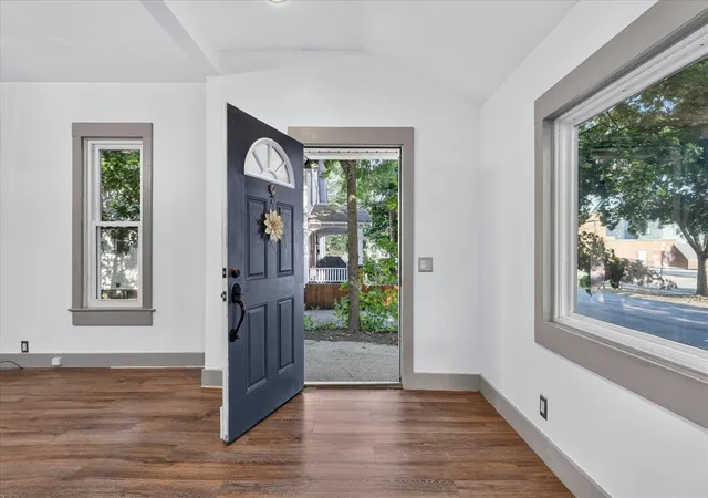 Photo 3 of Sale Pending at 832 Thomas St, Grand Rapids, MI 49506 | MLS# 70547322 | Listing updated on 2026-09-08