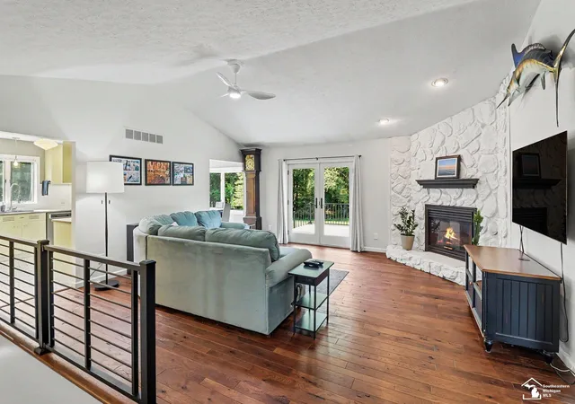 Photo 3 of Sale Pending at 11458 Heidi Jane Ln, Fowlerville, MI 48836 | MLS# 50219633 | Listing updated on 2026-09-04