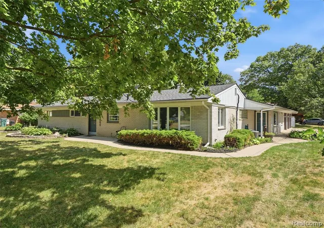 Photo 3 of Sale Pending at 9204 Morrison Ave, Plymouth, MI 48170 4123 | MLS# 61022546 | Listing updated on 2026-09-08