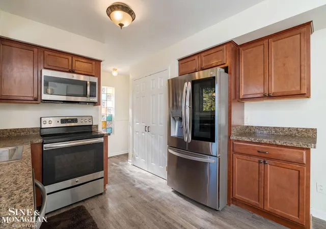 4th image of 23140 Marine Ave, Eastpointe, MI 48021 | MLS# 50192784