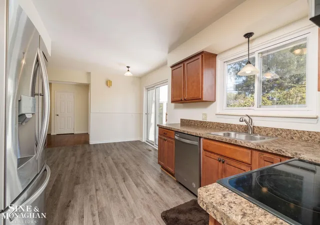5th image of 23140 Marine Ave, Eastpointe, MI 48021 | MLS# 50192784