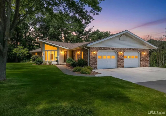 Homes for sale in Suamico, WI | 3685 Elmtree Rd, Suamico, WI 54313 | MLS# 50212967