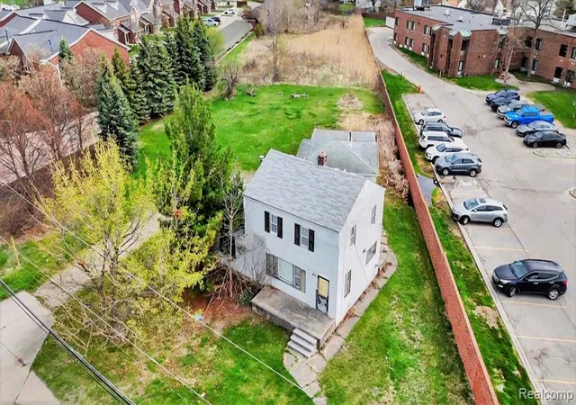 1st image of 33420 Utica Rd, Fraser, MI 48026 | MLS# 60985385