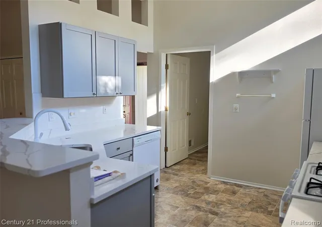 Homes for sale in Westland, MI | 37186 Amhurst Dr #5, Westland, MI 48185 | MLS# 61007407
