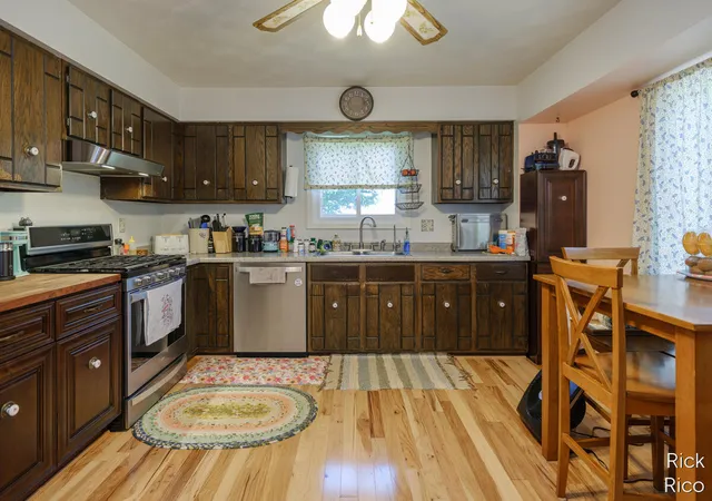 Homes for sale in Vicksburg, MI | 8290 E W Ave, Vicksburg, MI 49097 | MLS# 70536386