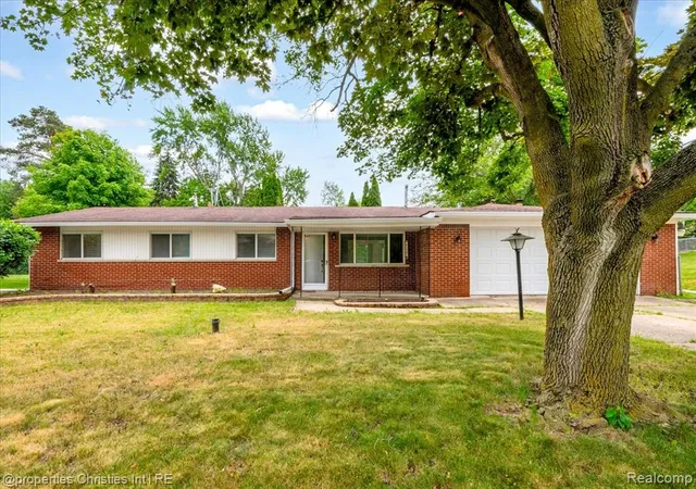 Photo 2 of Single family home for sale at 41981 Quince Dr, Novi, MI 48375 3362 | MLS# 61023765 | Listing updated on 2026-08-28