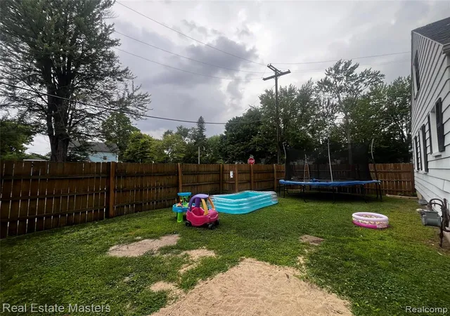 26th image of 2606 Stone St, Port Huron, MI 48060 | MLS# 61016530