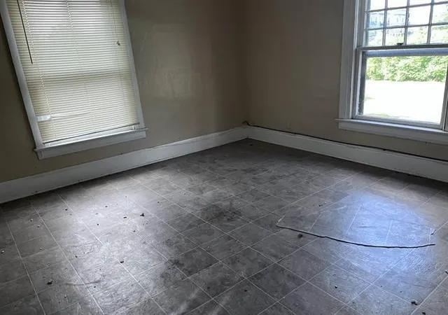 4th image of 410 E Fourth St, Flint, MI 48503 | MLS# 50207906
