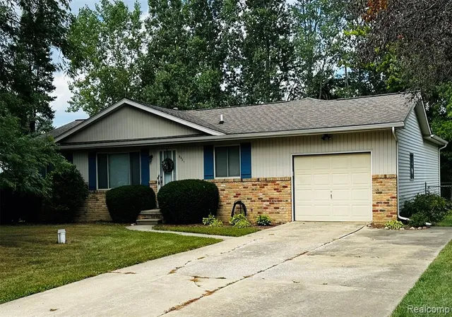 Photo 2 of Single family home for sale at 5427 Ole Banner Trl, Grand Blanc, MI 48439 7641 | MLS# 61025786 | Listing updated on 2026-09-08