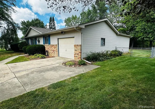 Photo 3 of Single family home for sale at 5427 Ole Banner Trl, Grand Blanc, MI 48439 7641 | MLS# 61025786 | Listing updated on 2026-09-08
