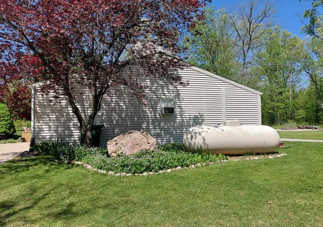 Photo 3 of Single family home for sale at 3751 E Townline Lake Rd, Harrison, MI 48625 | MLS# 50209370 | Listing updated on 2026-07-31