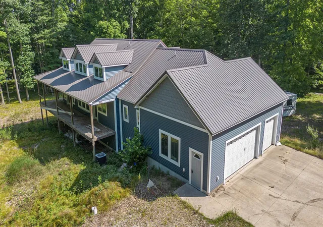 Homes for sale in Grant, MI | 9263 Ferris Ave, Grant, MI 49327 | MLS# 70483820