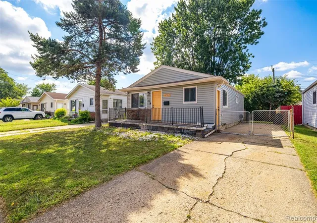 Photo 2 of Single family home for sale at 19782 Woodward St, Clinton Township, MI 48035 4734 | MLS# 61025431 | Listing updated on 2026-08-29