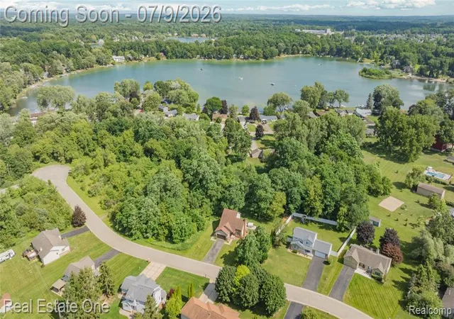 Homes for sale in White Lake, MI | 11153 Fieldcrest Meadows Ct, White Lake, MI 48386 | MLS# 61008519