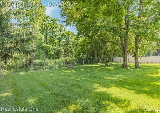 Homes for sale in White Lake, MI | 11153 Fieldcrest Meadows Ct, White Lake, MI 48386 | MLS# 61008519