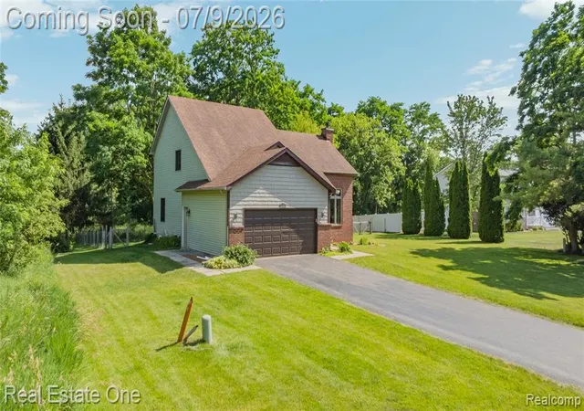 Homes for sale in White Lake, MI | 11153 Fieldcrest Meadows Ct, White Lake, MI 48386 | MLS# 61008519