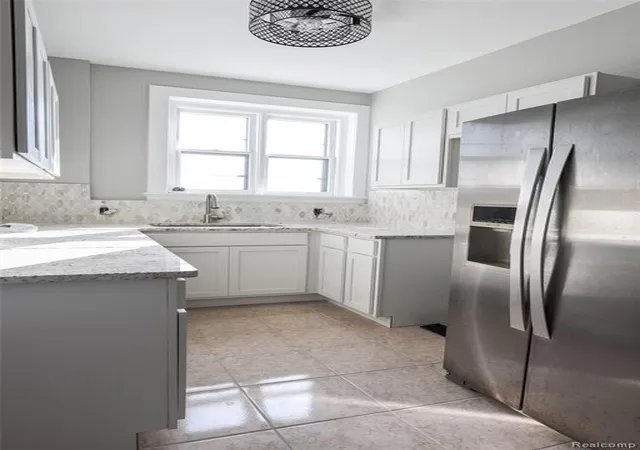 4th image of 8120 E Jefferson, Detroit, MI 48214