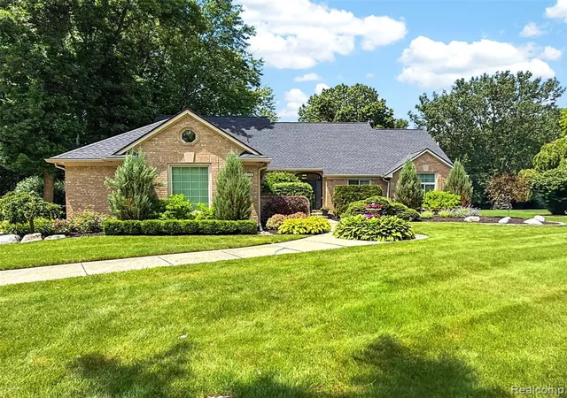 1st image of 6713 Aurora Dr, Troy, MI 48098 | MLS# 61008314