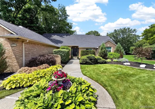 5th image of 6713 Aurora Dr, Troy, MI 48098 | MLS# 61008314