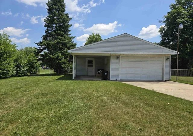 Homes for sale in Essexville, MI | 621 Mcdonnell St, Essexville, MI 48732 | MLS# 50214452