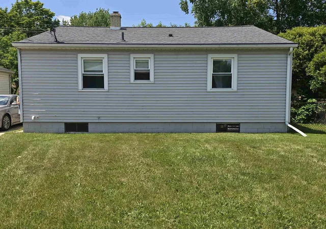 Homes for sale in Essexville, MI | 621 Mcdonnell St, Essexville, MI 48732 | MLS# 50214452