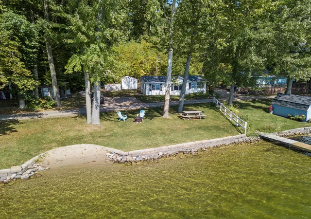 Homes for sale in Allegan, MI | 2529 Miner Lake Dr, Allegan, MI 49010 | MLS# 70543012