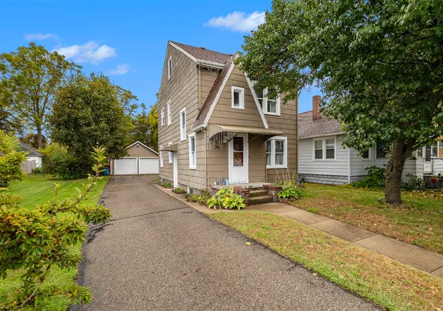 Photo 1 of Sale Pending at 179 Eldred St, Battle Creek, MI 49015 | MLS# 70499893 | Listing updated on 2025-11-03