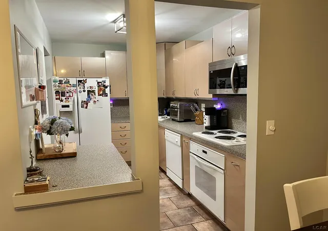 Homes for sale in Farmington, MI | 30515 W 14 Mile Rd #35, Farmington, MI 48334 | MLS# 50194753