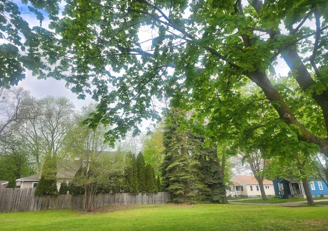 Photo 2 of Land for sale at 1110 Mercer St, Essexville, MI 48732 | MLS# 50206762 | Listing updated on 2026-05-07