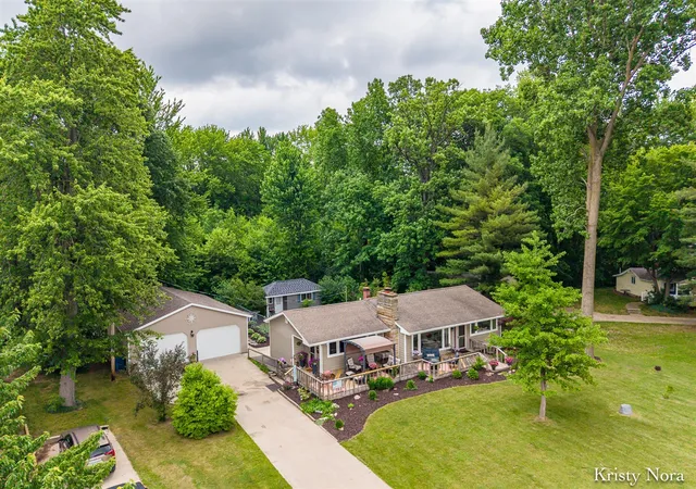 Homes for sale in Crystal, MI | 5937 E Pakes Rd, Crystal, MI 48818 | MLS# 70539366