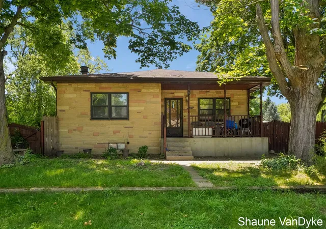 Photo 2 of Single family home for sale at 154 72nd Street, Grand Rapids, MI 49548 | MLS# 70545240 | Listing updated on 2026-09-17