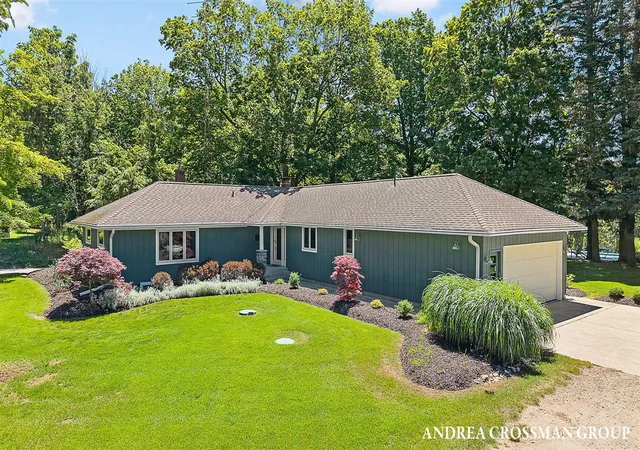 Homes for sale in Fennville, MI | 2056 Lakeshore Dr, Fennville, MI 49408 | MLS# 70540776