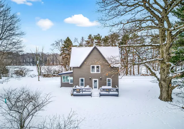 Photo 2 of Single family home for sale at 7107 W Webster Rd, Montague, MI 49437 | MLS# 70513602 | Listing updated on 2026-02-04
