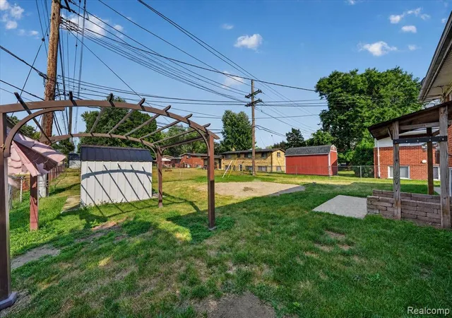 36th image of 8599 Clinton River Rd, Sterling Heights, MI 48314 | MLS# 61022804