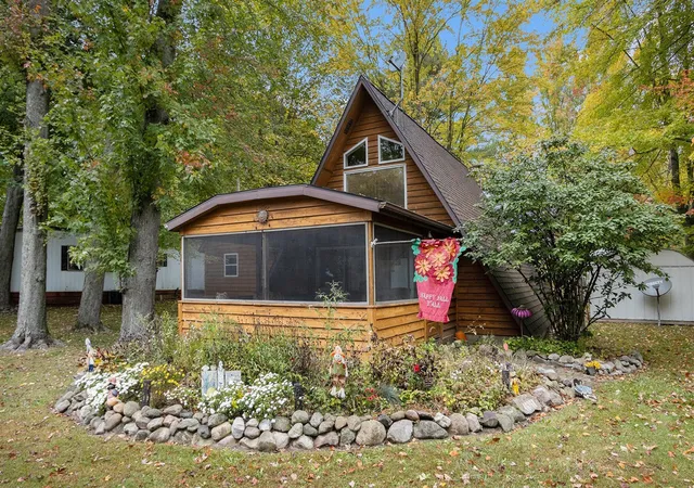 3rd image of 46368 Vine Ave, Bloomingdale, MI 49026 | MLS# 70499925