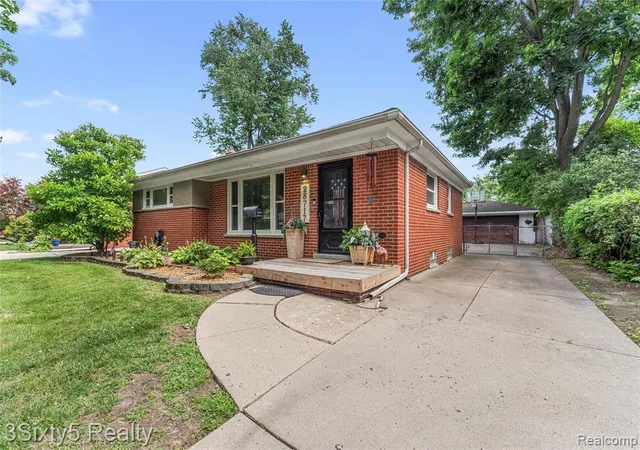 Homes for sale in Livonia, MI | 28717 Westfield St, Livonia, MI 48150 | MLS# 61004813