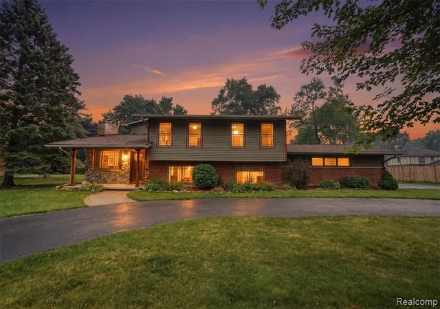Photo 1 of Single family home for sale at 3454 Paddington Dr, Troy, MI 48084 1243 | MLS# 61014236 | Listing updated on 2026-09-08