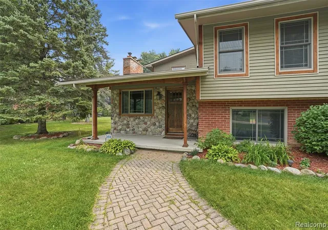 Photo 37 of Single family home for sale at 3454 Paddington Dr, Troy, MI 48084 1243 | MLS# 61014236 | Listing updated on 2026-09-08