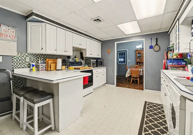Photo 3 of Single family home for sale at 2218 Maple Rd, Manistee, MI 49660 | MLS# 70549425 | Listing updated on 2026-08-30