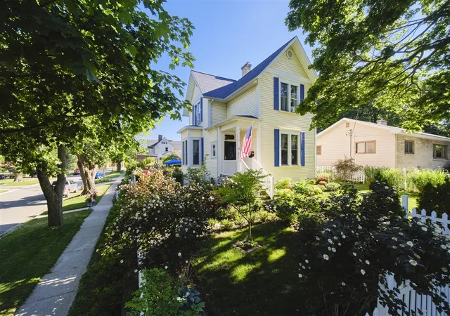1st image of 377 4th St, Manistee, MI 49660 | MLS# 70538978